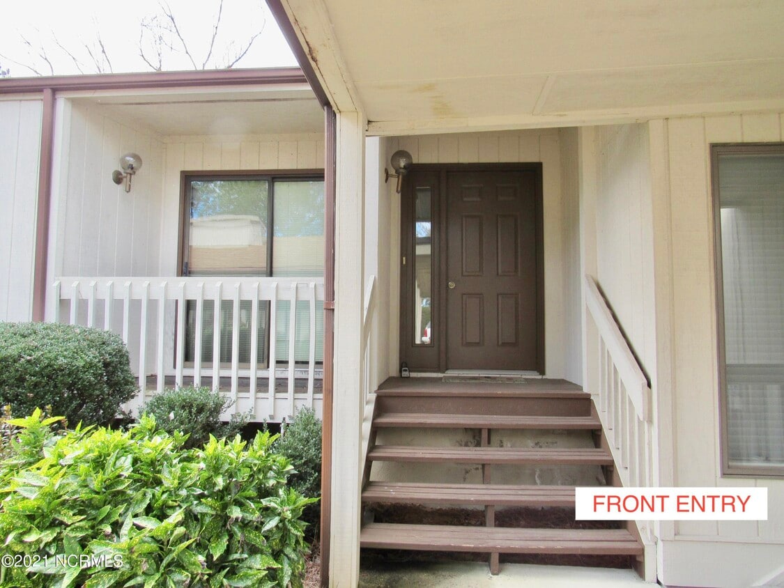 40 Martin Dr Unit C, Whispering Pines, NC 28327 Condo for Rent in