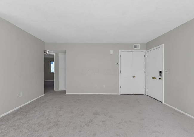 Building Photo - 652 Olde Towne Ave