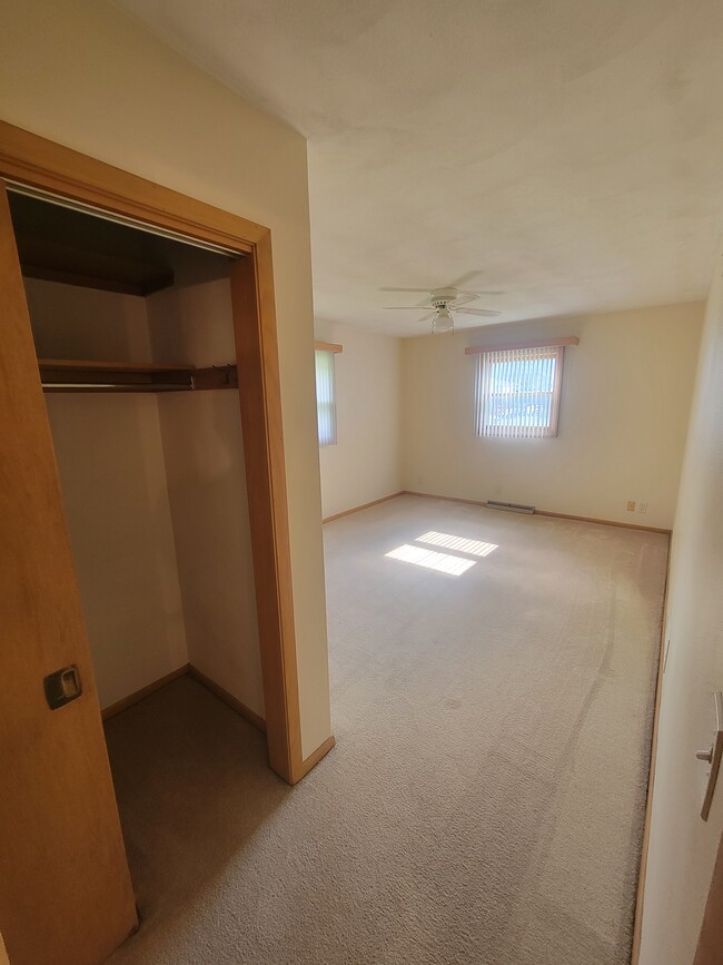 Building Photo - 1769 E Briar Ln