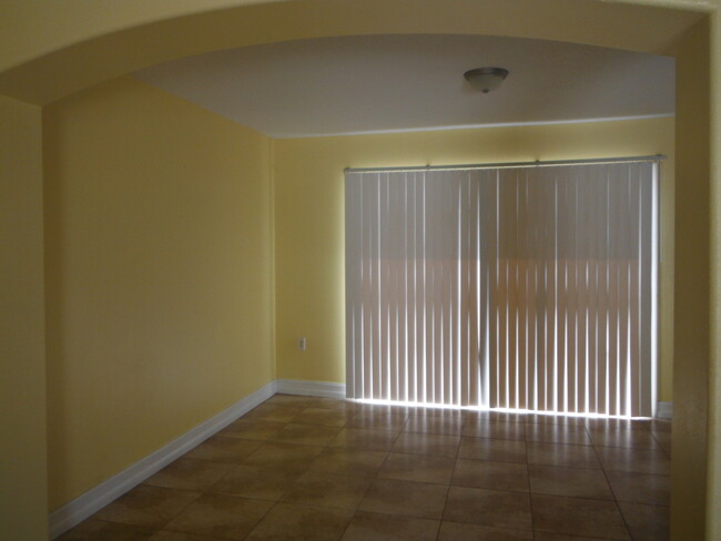 Building Photo - Stunning 4-bedroom Home for rent in Sandpo...