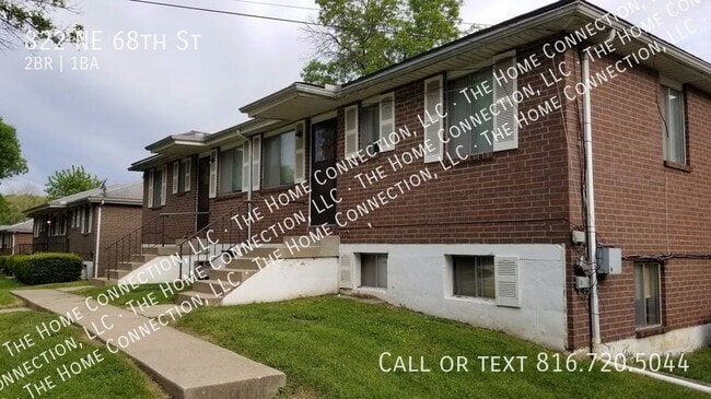Building Photo - Recently Updated 2 Bed / 1 Bath Townhouse ...