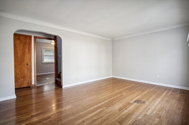 Building Photo - 5008 E 86th St