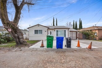 Building Photo - 16385 Gordon Way