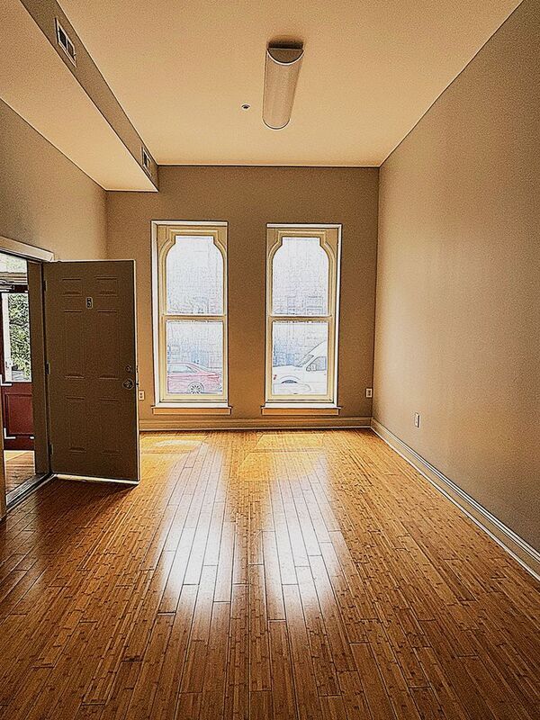 Foto del edificio - 1226 N Calvert St