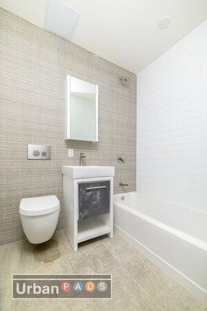 Building Photo - 205 Spencer St