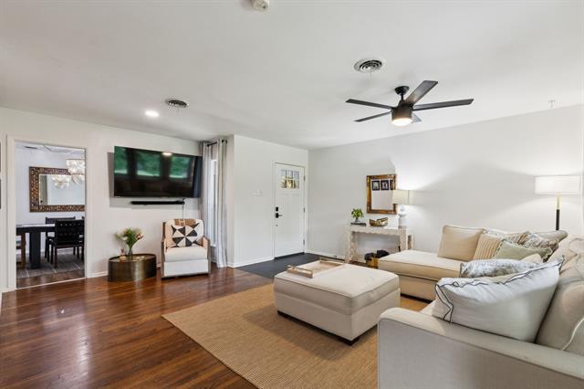 Foto del edificio - 3049 Rotan Ln