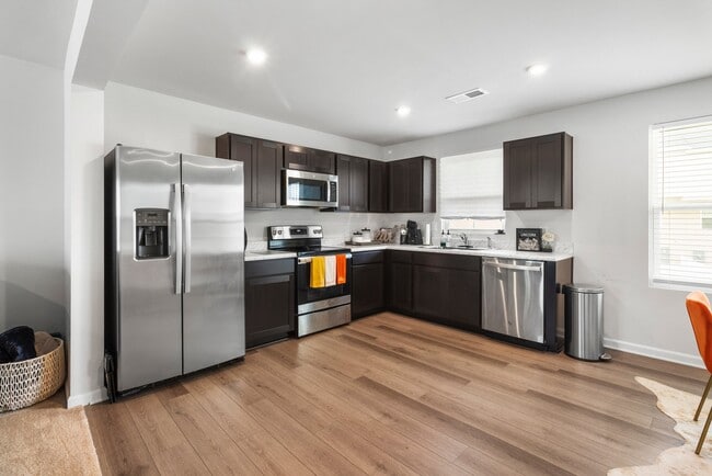 Building Photo - 6332 Cutwater Cir
