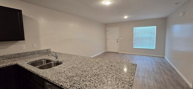 Building Photo - 44 Walnut Rd