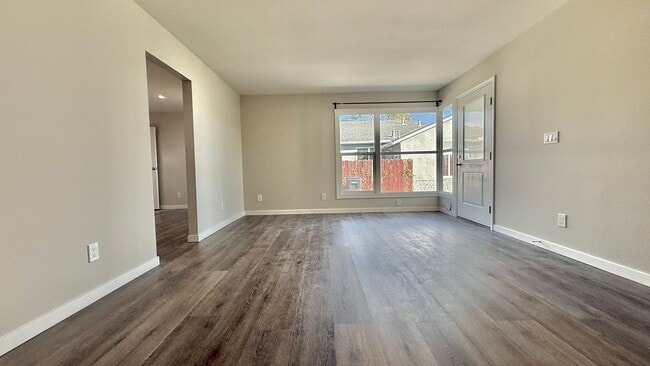 Building Photo - 1319 Hubbard Ave