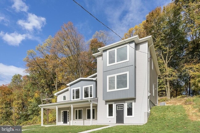 Photo - 153 Old Lincoln Hwy Townhome