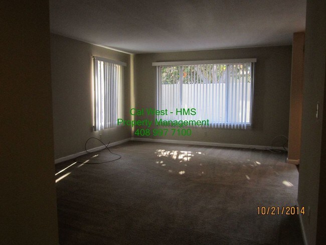 Foto del edificio - 117 Rose Ln