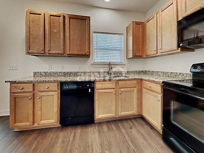 Building Photo - 423 Sablewood Drive