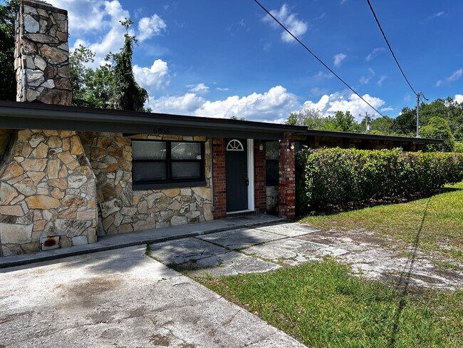 Foto del edificio - Charming, Newly Renovated 3-Bedroom Home w...
