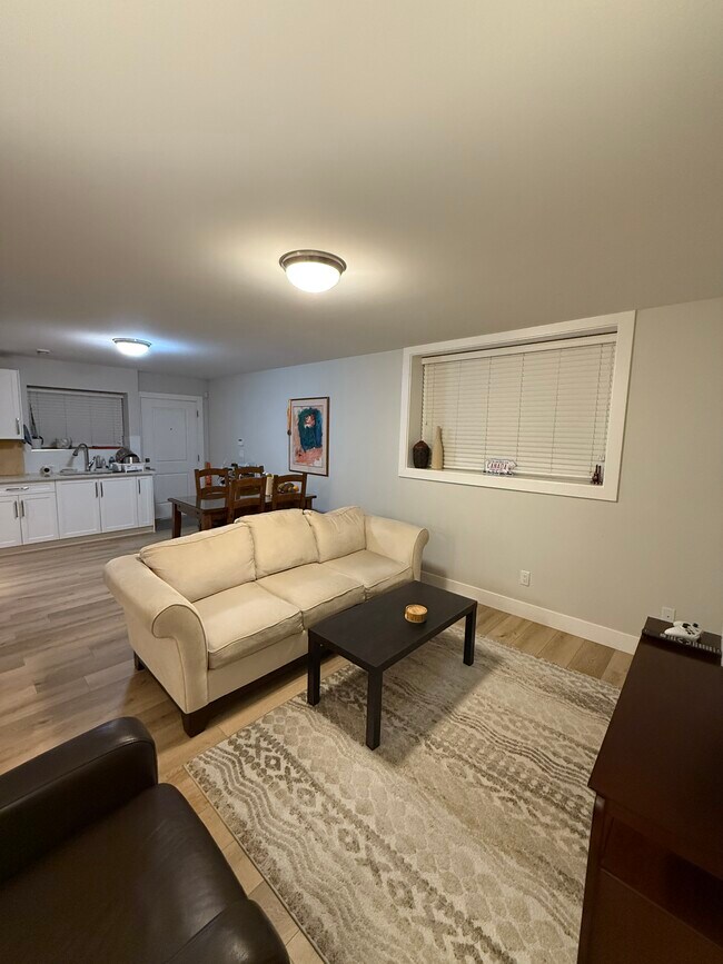 Building Photo - 1511 Haversley Av