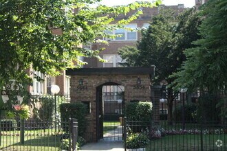 Building Photo - 5654 N Ridge Ave