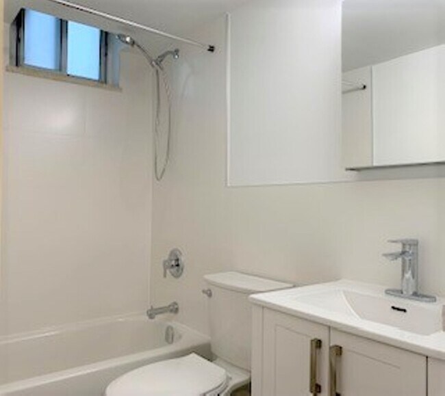 Photo du bâtiment - 230 Oak St