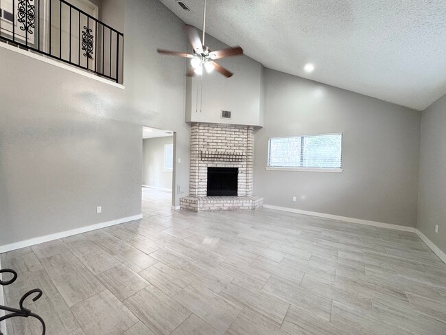 Building Photo - 9414 Crystal Cove Cir