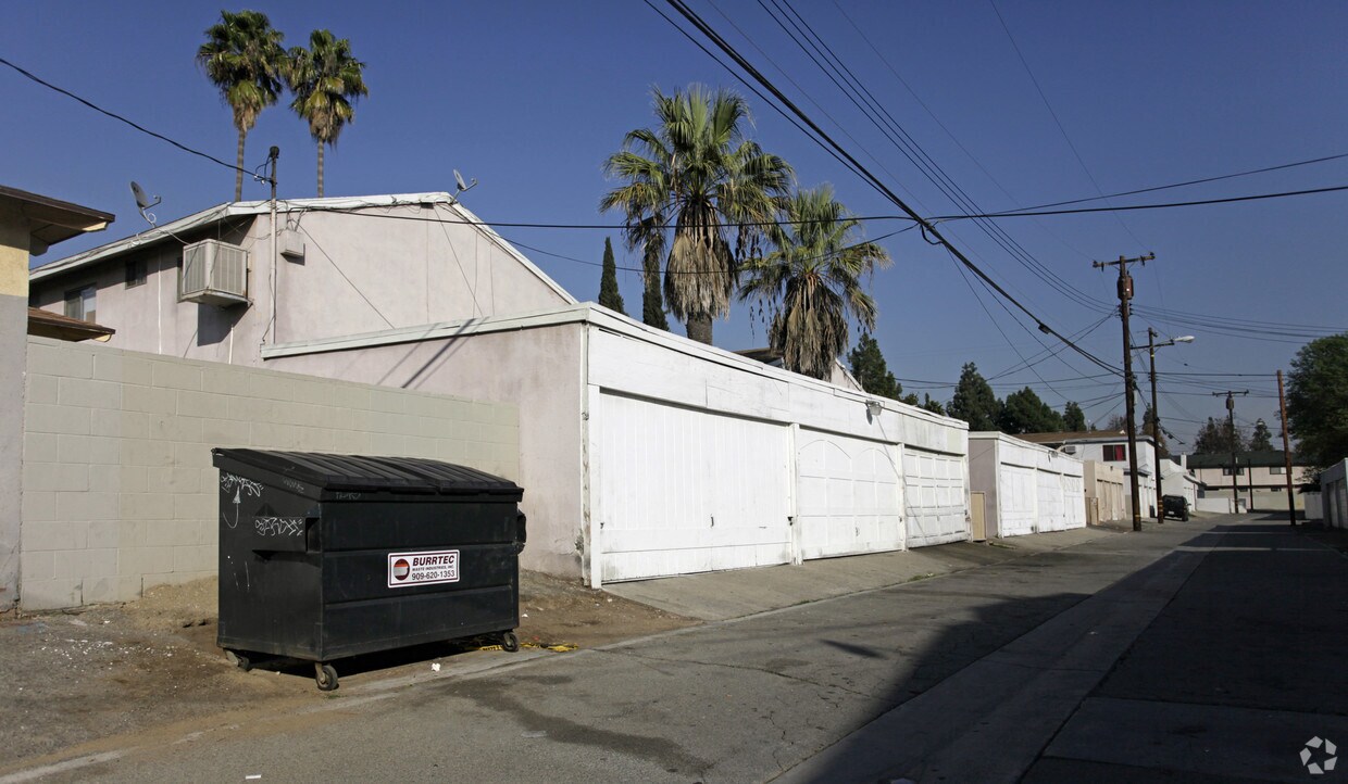 Foto del edificio - 5173-5183 Canoga St