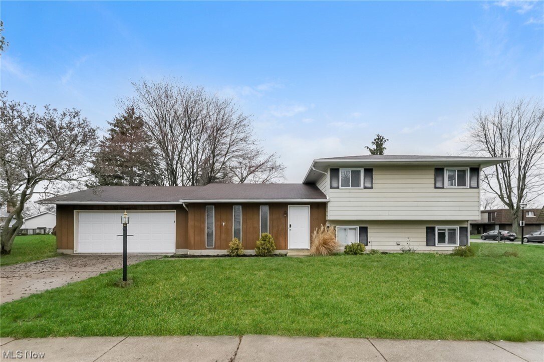 Primary Photo - 206 College Park Dr