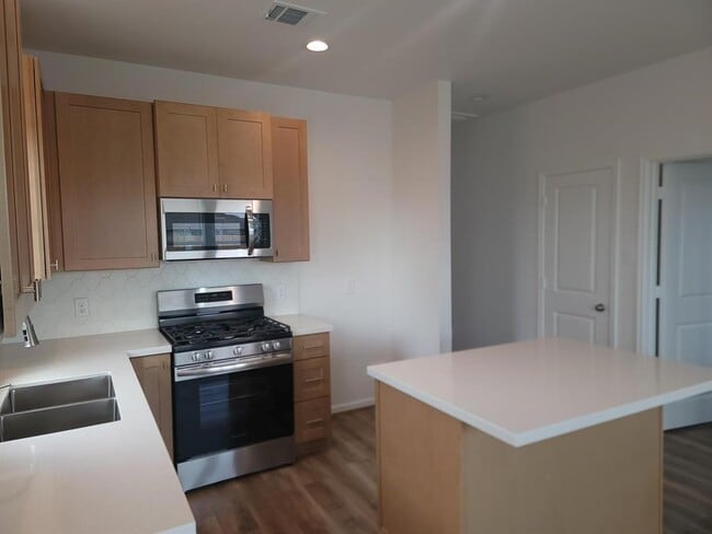 Building Photo - 1011 Tillman Ln