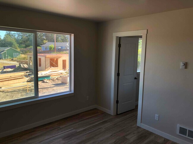 Foto del edificio - 746 Hamilton Ranch Rd