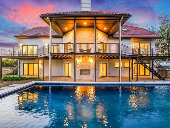 Foto del edificio - 3901 Peak Lookout Dr