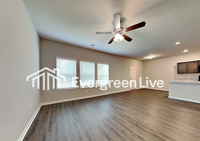 Building Photo - 150 Ross Dr