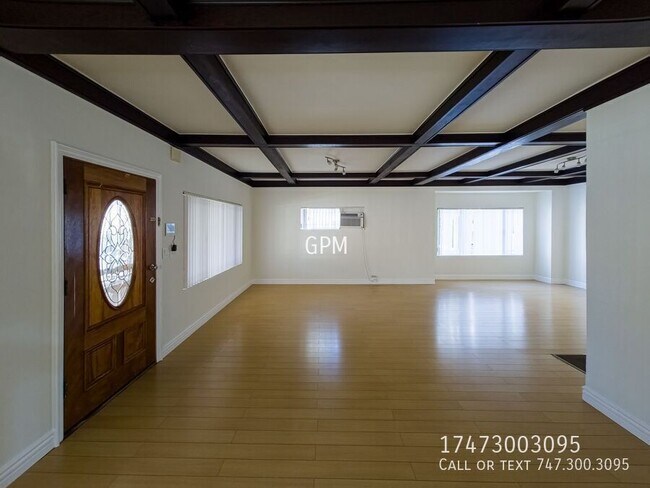 Building Photo - 126 E Garfield Ave