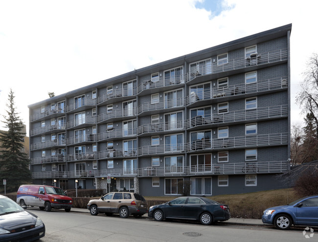 Building Photo - Churchill Towers