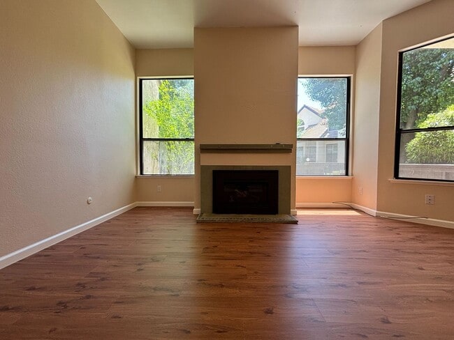 Building Photo - Stylish 3-Bedroom Rental in Prime Fresno L...