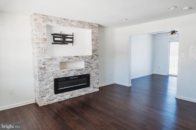 Building Photo - 312 Galean Dr