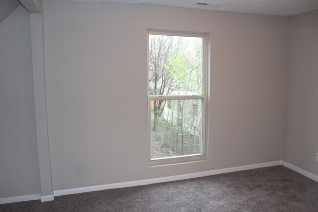 Foto del edificio - Updated 4 Bed, 2 Ba Home Available to Rent...