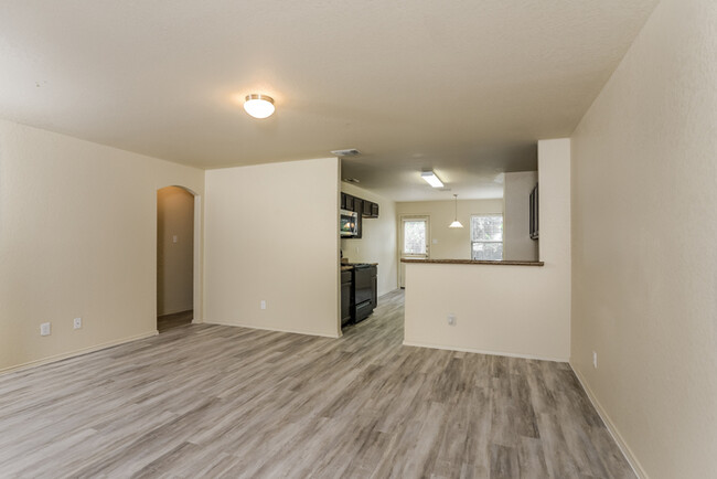Building Photo - 2903 Aspen Mdw