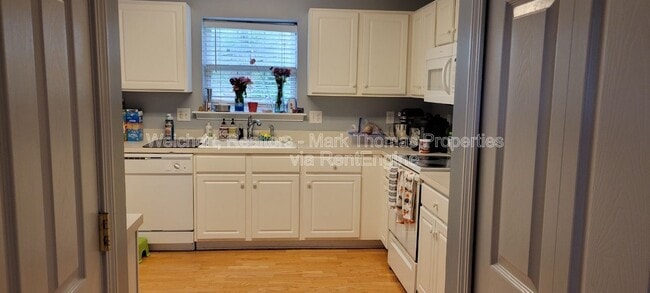 Building Photo - 4901 Gaithers Pointe Dr
