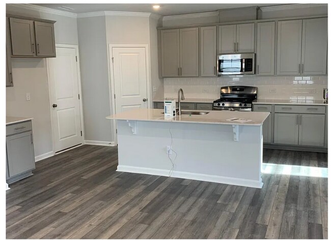 Building Photo - 320 Garden Vine Trl