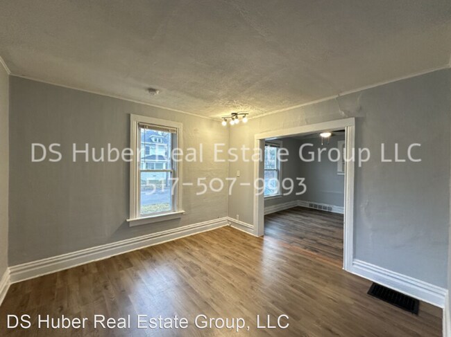 Building Photo - 3 br, 1 bath House - 1130 E Kalamazoo Ave