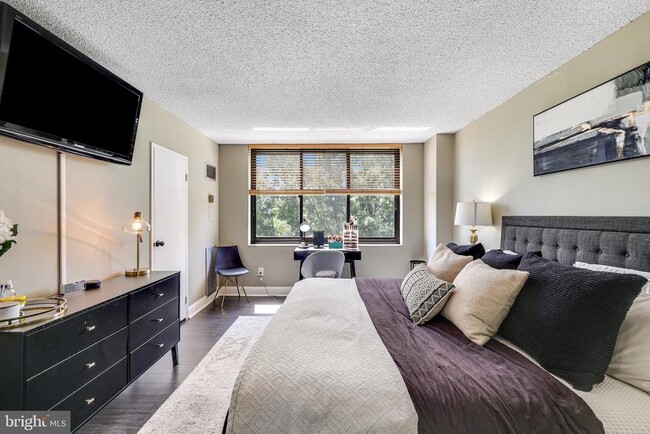 Foto del edificio - 5500 Holmes Run Pkwy