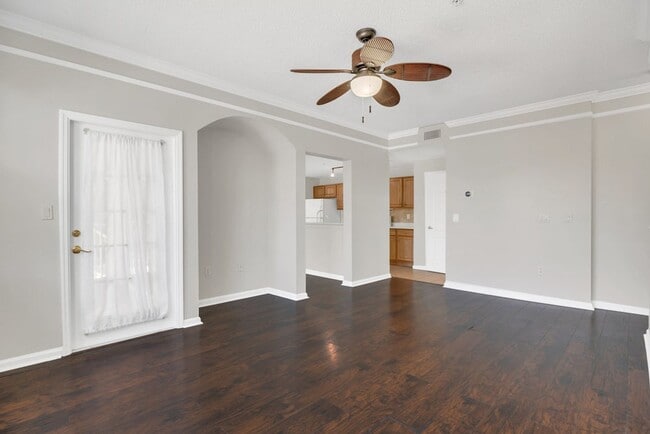 Building Photo - Corner Unit in Villanova at Hunter's Creek