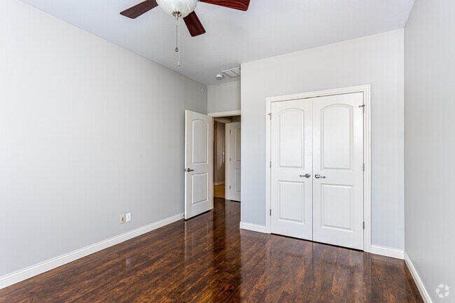 2HAB, 2BA - 1063 ft² - Lofts at The Manor Apartments