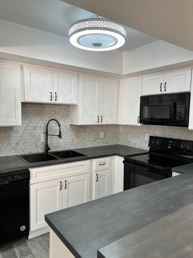 Foto del edificio - 4609 Ashley Dr