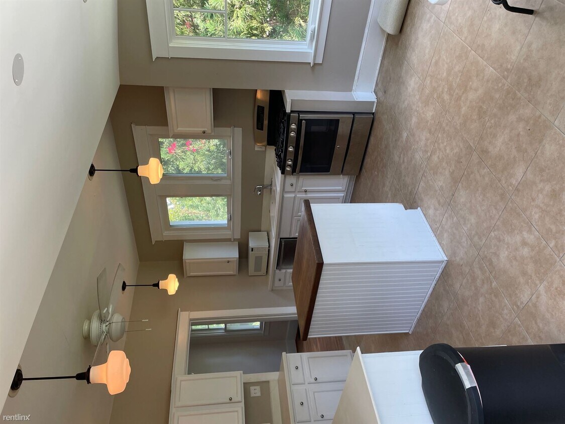 Primary Photo - 5 br, 2 bath House - 3124 N Pershing Dr
