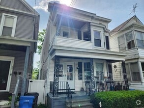 Building Photo - 37 Hurlbut St