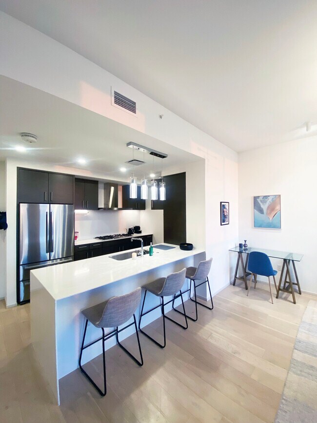 Foto del edificio - 301 West Ave