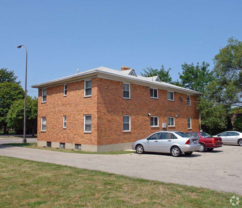 Building Photo - 3030 Shroyer Rd