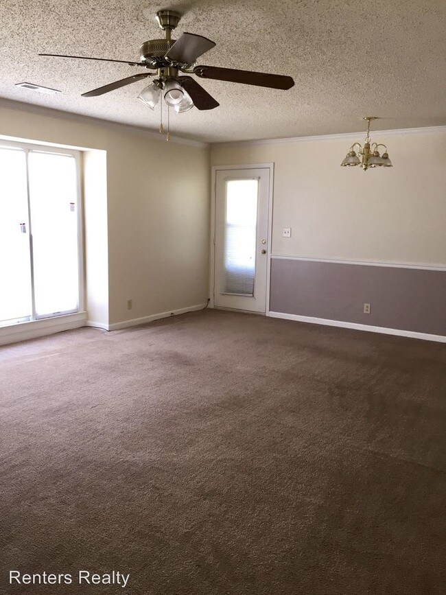 Building Photo - 5024 Seven Pine Cir