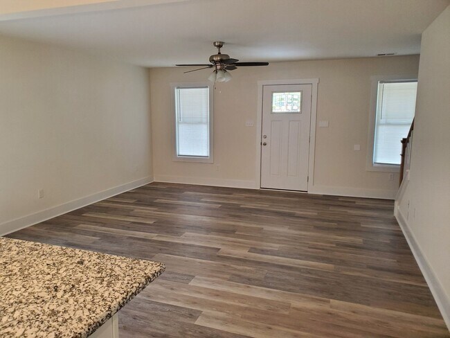 Foto del edificio - Convenient to Fort Barfoot and Downtown Bl...