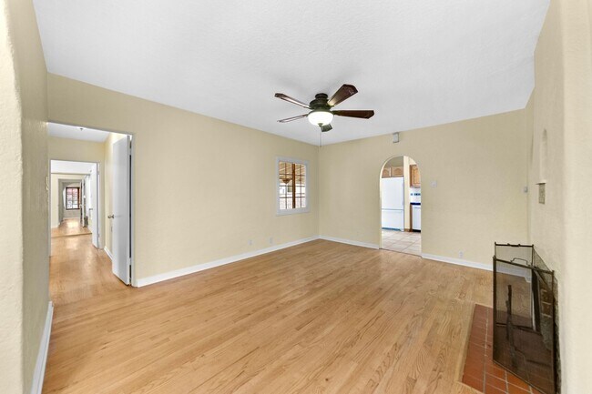 Building Photo - Beautiful 3-bedroom, 2-bath Spanish-Style ...