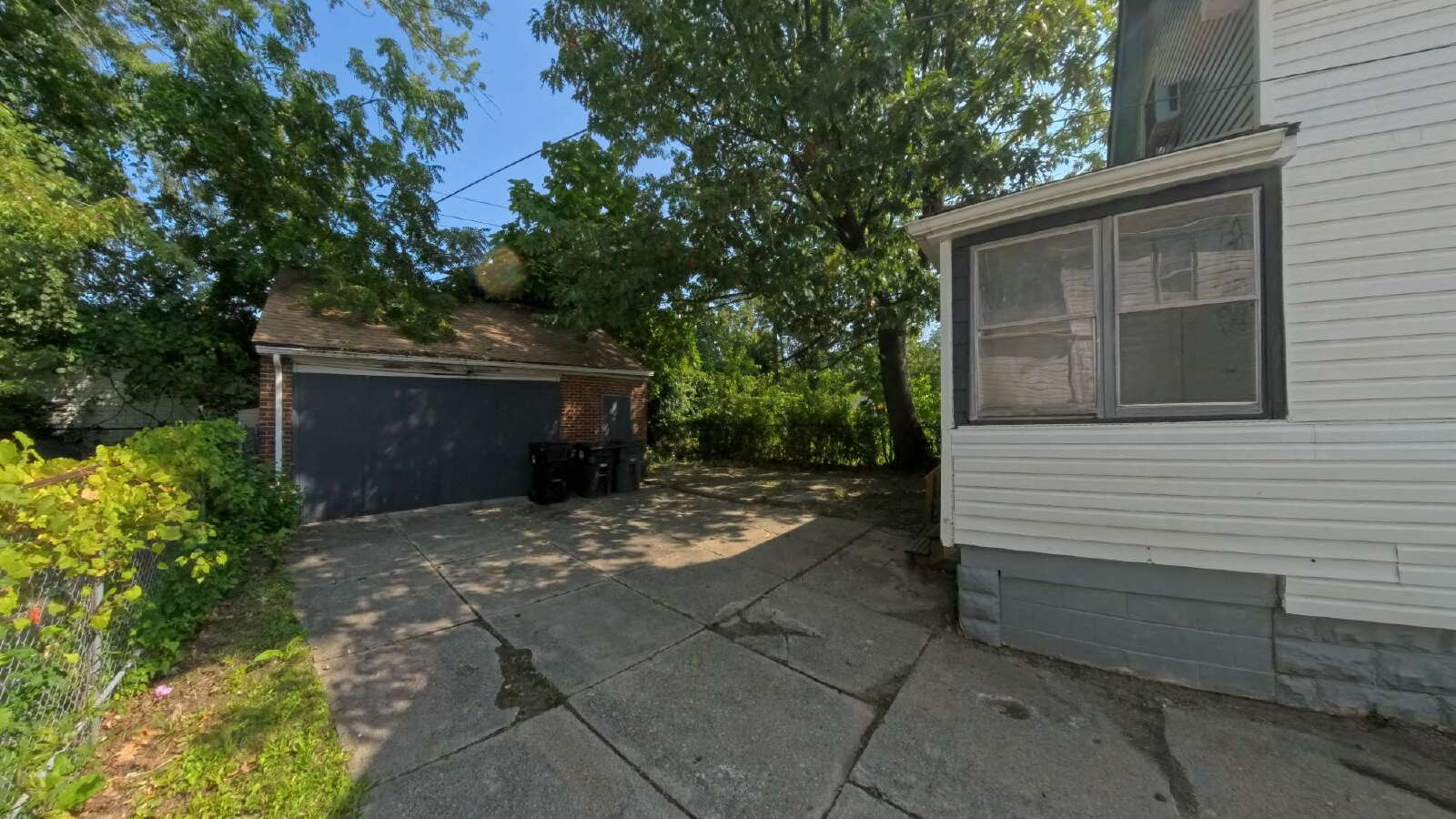13901 Durkee Ave Cleveland, OH 44105 – photo 3