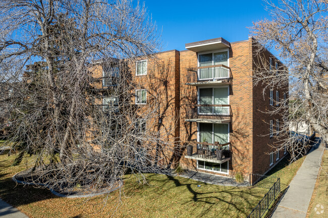 Photo du bâtiment - 232 6th Ave NE