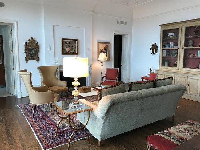 Foto del edificio - 2828 Hood St